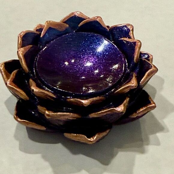 Lotus Flower Pedestal Nest With Round Crazy Lace Agate Stones - Picture 2 of 5